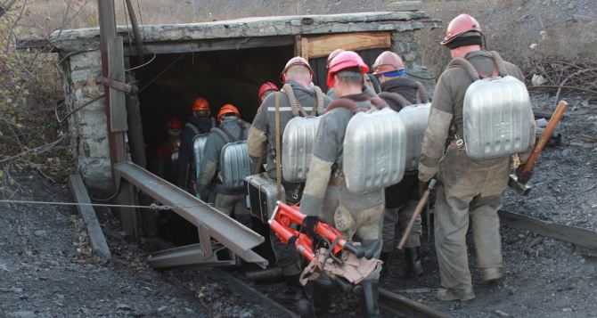 На шахте в Антрацитовском районе почти 2 недели ищут тела пропавших горняков