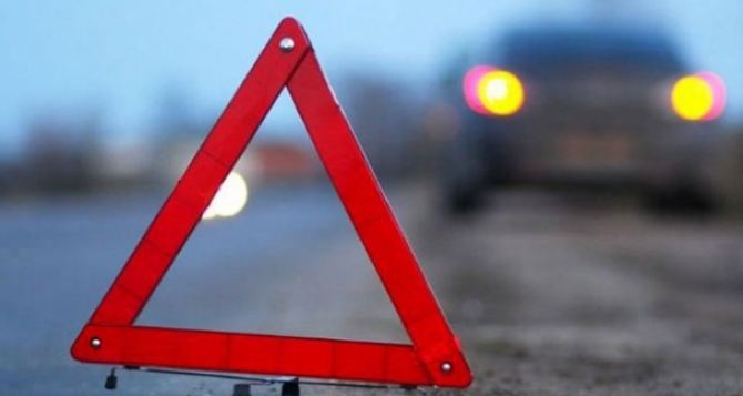 В Луганске пьяный мужчина погиб под колесами троллейбуса