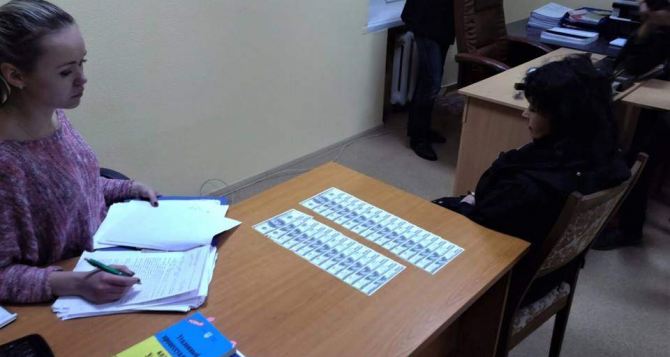 В Харькове педагог интерната пыталась продать воспитанницу за 10 000 долларов