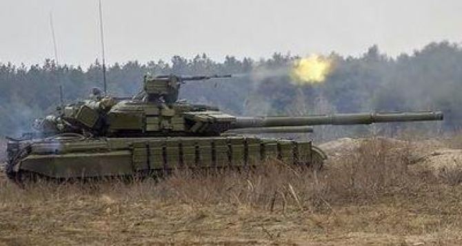 На Мариупольском направлении в ход пошли танки и артиллерия. Сутки на Донбассе