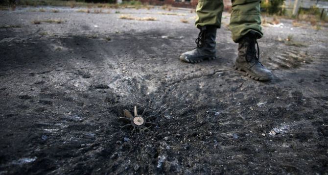 В Луганской области в результате обстрела ранены двое военных, один контужен