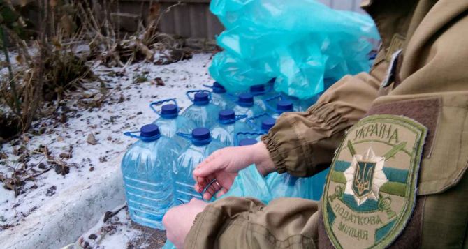 В Луганской области изъято более 300 литров суррогатного алкоголя (фото)