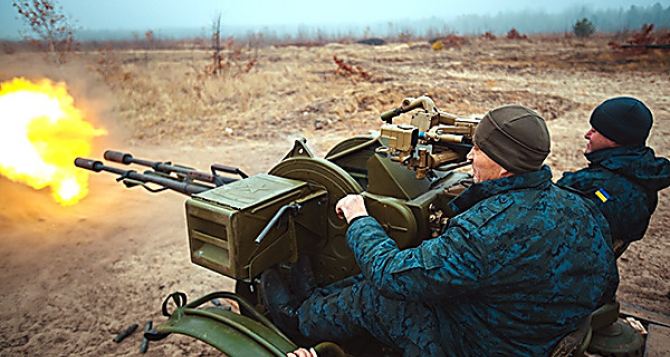 Обстрелы по всем направлениям. Сутки на Донбассе
