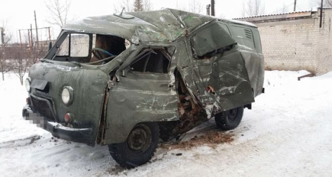 В Луганской области в ДТП пострадали четверо военных (фото)