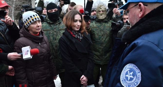 Самопровозглашенная ДНР передала Украине двух пленных (фото)