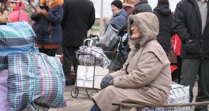 Пункт пропуска в Станице Луганской за сутки пересекли 2840 человек