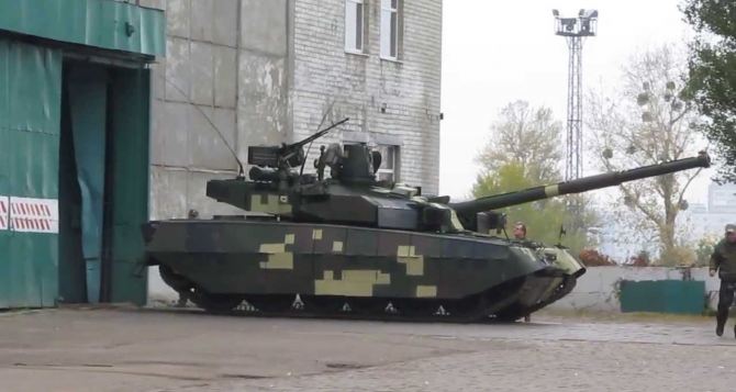 Таиландские военные принимают в Харькове партию танков «Оплот»