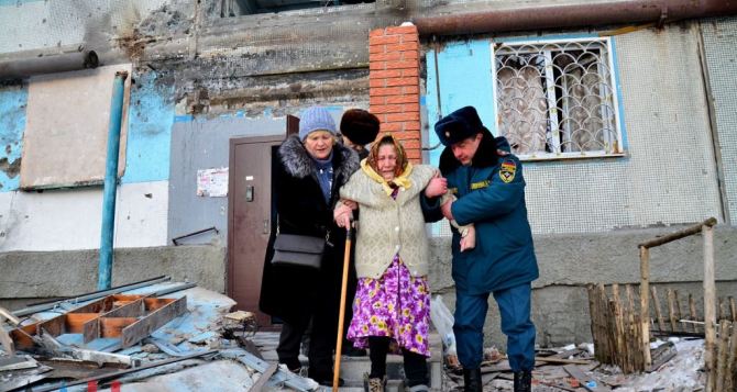 В Донецке эвакуируют жителей Киевского района (фото)