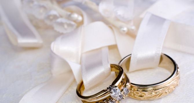 В Луганской области услугой «брак за сутки» в январе воспользовались 90 пар