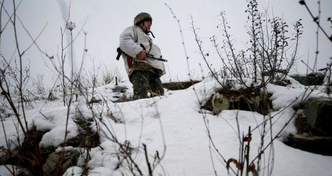 Позиции сил АТО в районе Станицы Луганской обстреляли из гранатометов