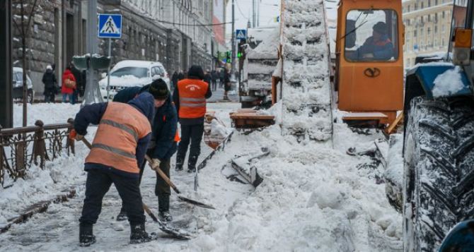 С дорог Харькова за сутки вывезли более 2 тысяч кубометров снега