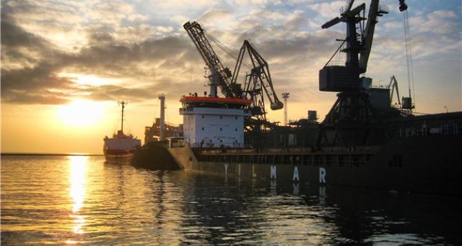 Торговый порт Мариуполя из-за блокады Донбасса на грани закрытия