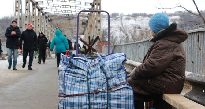 Пункт пропуска в Станице Луганской за сутки пересекли 3560 человек