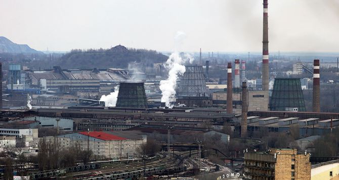 Донецкий металлургический завод остановил работу из-за блокады