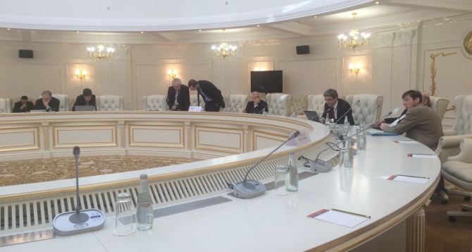 Сегодня в Минске очередной раунд переговоров по Донбассу