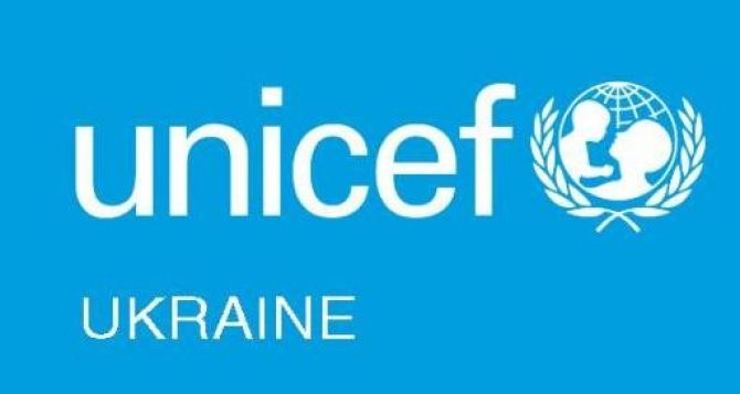 ЮНИСЕФ передал Донецкой области восемь экскаваторов для ремонта водопроводных сетей