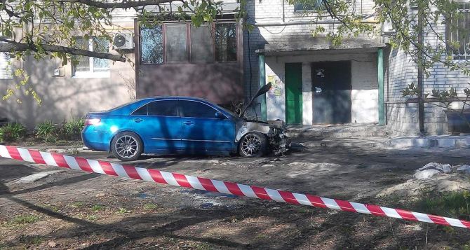 В Харькове сожгли автомобили прокурора и его жены