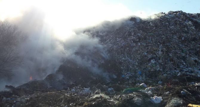 Под Харьковом загорелся полигон бытовых отходов
