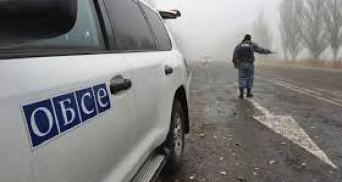 Миссия ОБСЕ будет патрулировать Донбасс только по дорогам с твердым покрытием