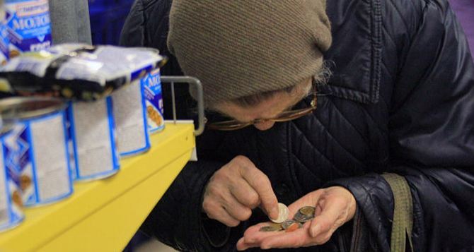 Половине переселенцев Донбасса хватает средств только на еду. — Опрос
