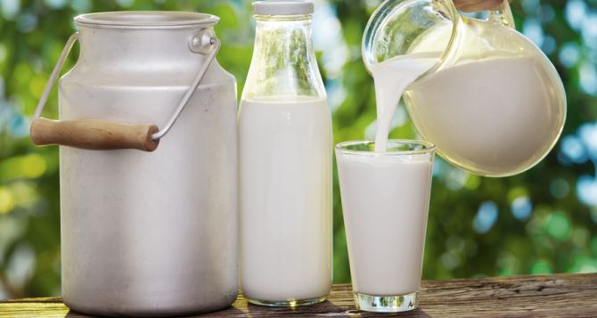 В Украине хотят отказаться от домашнего молока