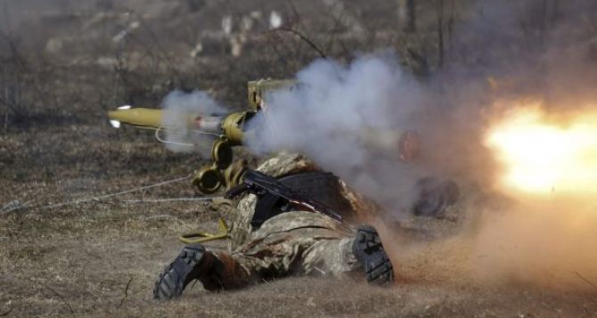 Ситуация на Донбассе остается напряженной. — Военные