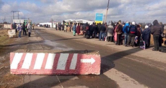 Пассажиропоток через линию разграничения на Донбассе вырос на 25%