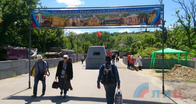 Пункт пропуска в Станице Луганской за сутки пересекли 6620 человек