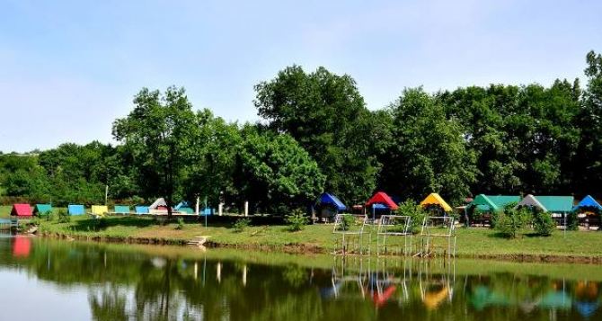 Санстанция запретила купаться в озере «Восьмерка» в Луганске