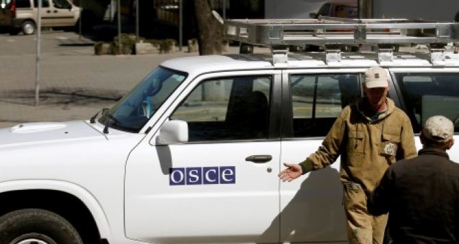 ОБСЕ опровергает обстрел своей базы в Попасной