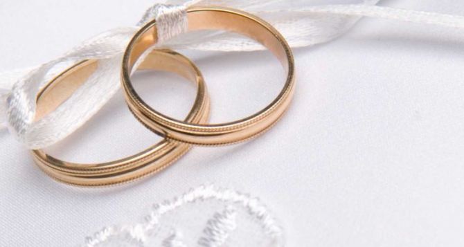 В самопровозглашенной ЛНР с начала года зарегистрировано 1090 браков