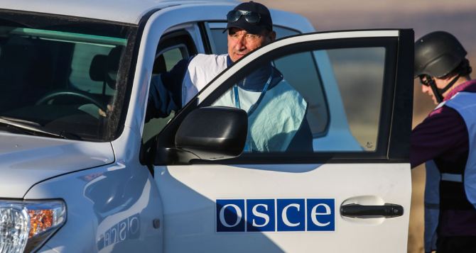 ОБСЕ продлила мандат миссии в пунктах пропуска «Гуково» и «Донецк»