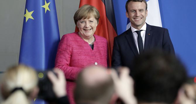 Меркель и Макрон подвели итоги телефонных переговоров в «нормандском формате»