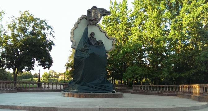 От попытки подрыва памятника в Луганске никто не пострадал