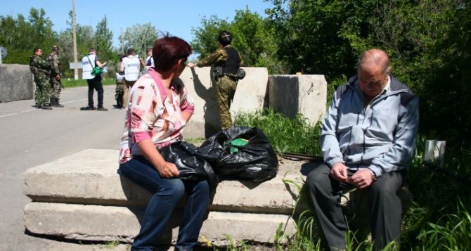 Пункт пропуска в Станице Луганской за сутки пересекли 9478 человек