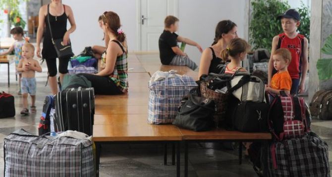 Количество временных переселенцев в Украине за неделю уменьшилось почти на 3000 человек. — Минсоцполитики
