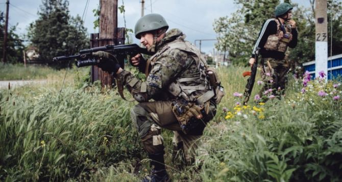 Под обстрел попал КПВВ Станица Луганская. Сутки на Донбассе