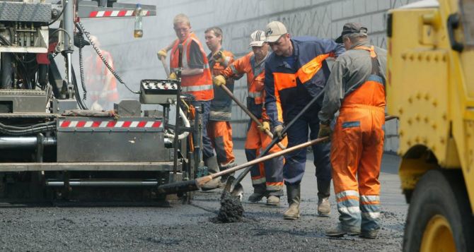 В Луганске отремонтировали дорогу по улице Лутугинская