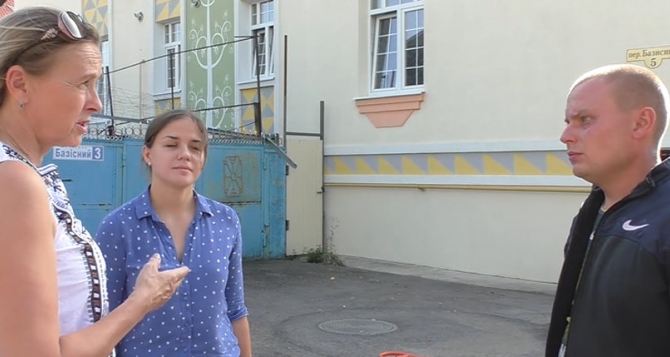 Сына зампрокурора Лисичанска передали представителям ООН в Луганске (видео)