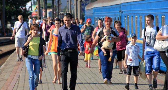 Более 16,5 тыс. человек выехало из Луганской области с начала года