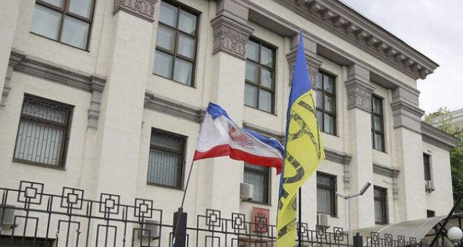 Депутаты Рады предлагают официально разорвать дипотношения с Россией. Мнения сторон