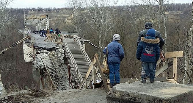 Во время ремонта пункта перехода в Станице Луганской, жители смогут осуществлять поездки через Изварино
