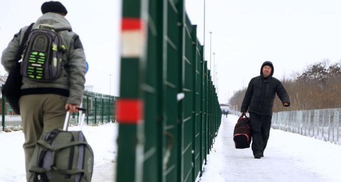 Почти 100 тысяч украинцев получили разрешение на временное проживание в России в 2017 году