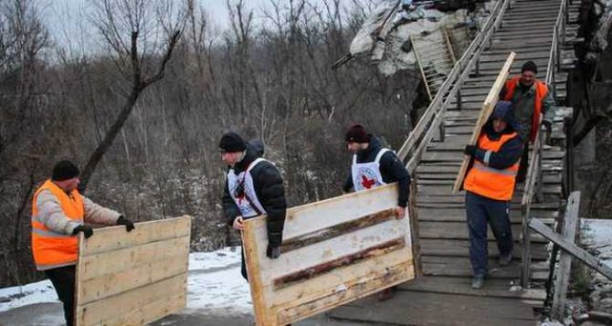 В Станице Луганской нужно построить новый мост, — Красный Крест