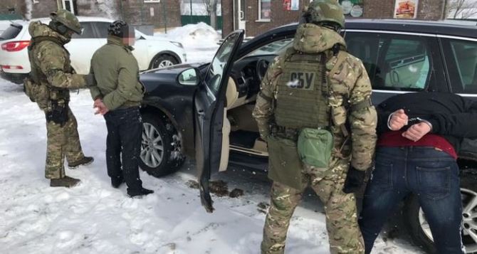 СБУ задержала «поставщиков джипов для милиции ЛНР» на границе с Россией