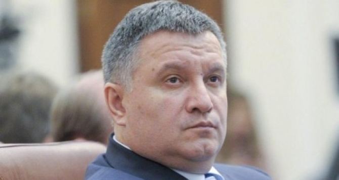План Авакова по Донбассу: «тактика мелких шагов, которым аплодируют все»