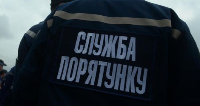 В Новойдарском районе сотрудники ГСЧС спасли парня, который хотел спрыгнуть с водонапорной башни