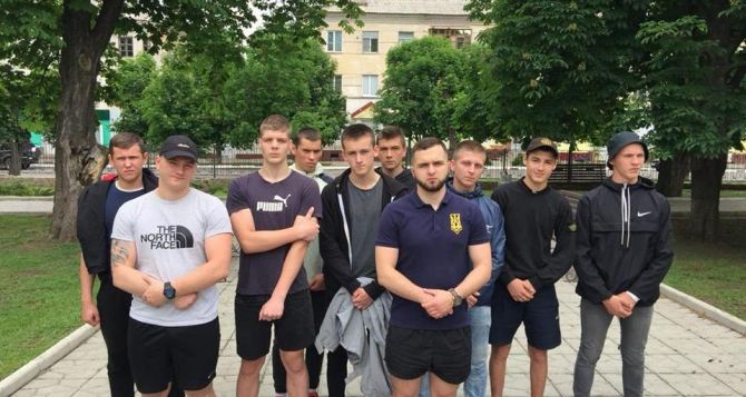 Вглядитесь в эти лица. Они заставят жить Лисичанск «порядочной, украинской жизнью»