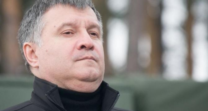 Аваков делает все, чтобы война на Донбассе продолжилась