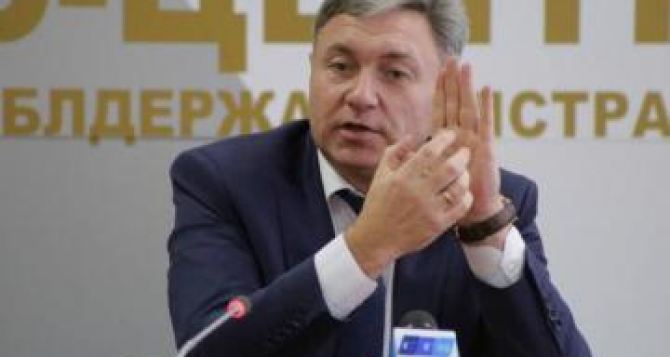 Луганский губернатор считает, что должен участвовать в Минских переговорах